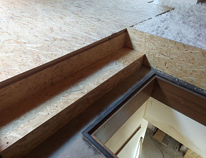 Zateplení stropu rodinného domu pomocí foukané izolace